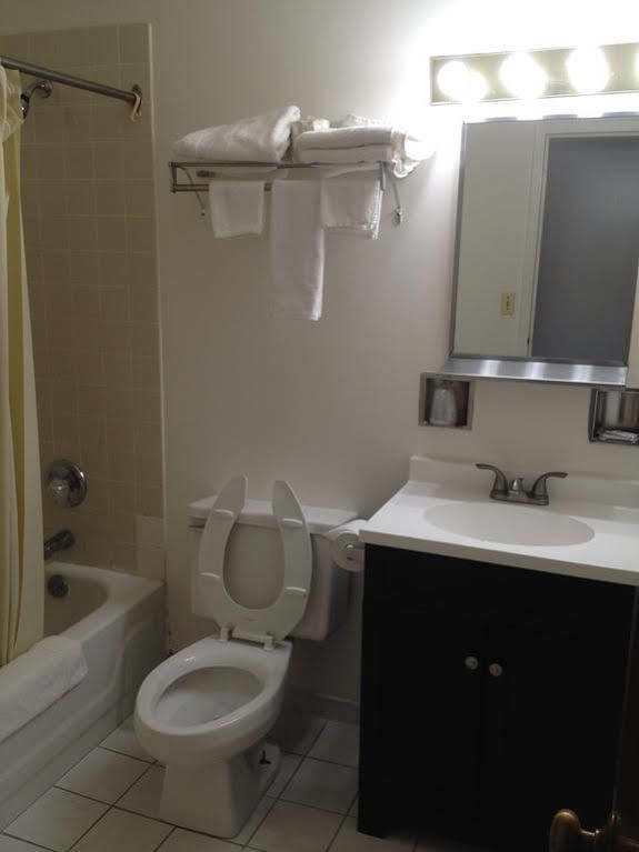 West Nyack Tappan Zee Hotel المظهر الخارجي الصورة